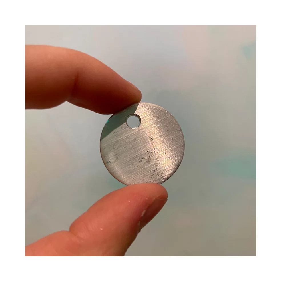 CON GRABADO CHAPITAS CH. ALUMINIO CIRCULO 2.5CM 